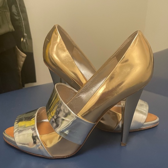 Giuseppe Zanotti Silver & Gold Pumps - Picture 1 of 2